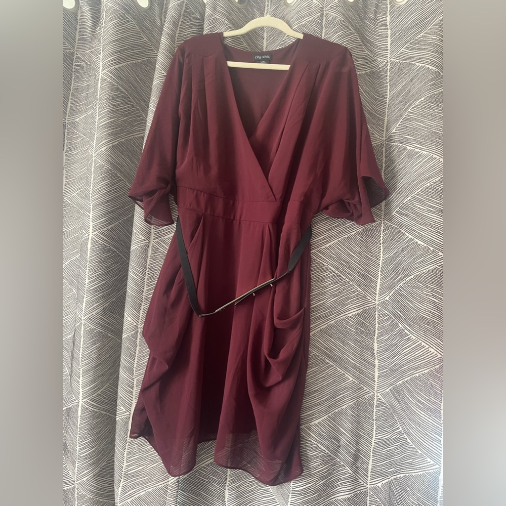 Maroon kimono style dress with elastic belt and gold detailing.  Size 20.